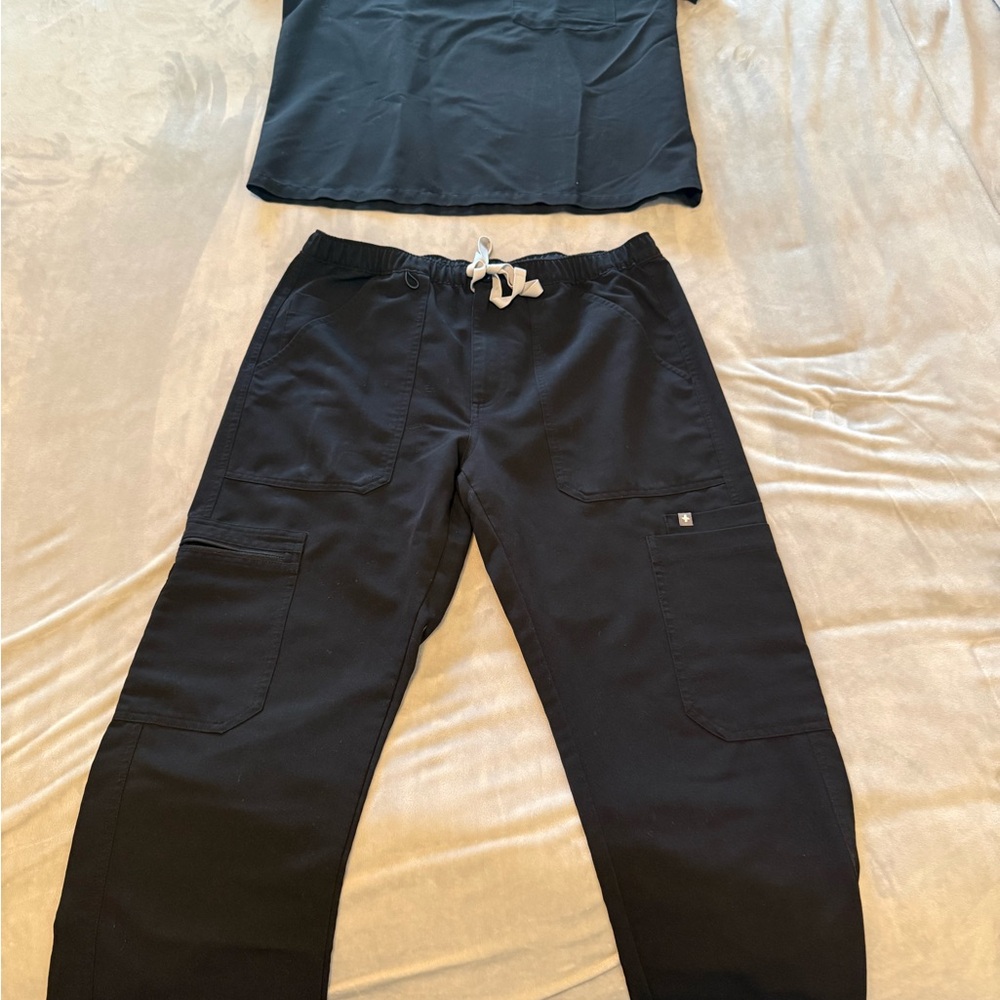 Men's FIGS Black Scrub top and pants set